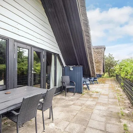 펜션 Spacious Retreat With View Blåvand