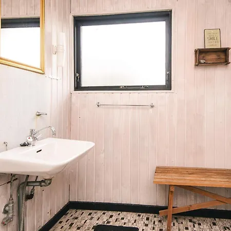 펜션 Spacious Retreat With View *