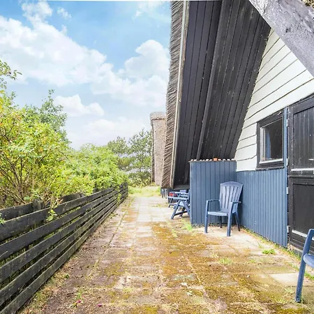 Spacious Retreat With View